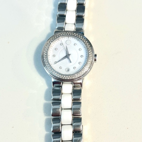 Movado Women's diamond Watch , great condition ,authentic - Picture 4 of 7